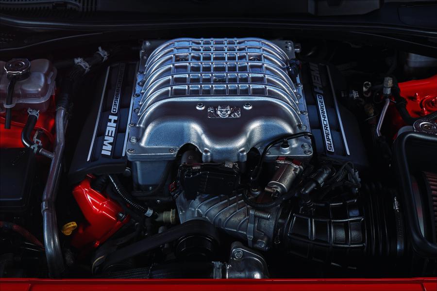 Моторный отсек Dodge Challenger SRT Demon 2017 года  (фото 52 из 181)